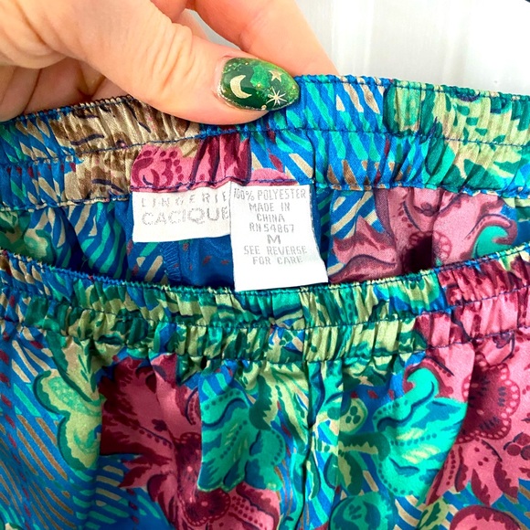 Floral silky pajama set - Picture 6 of 7